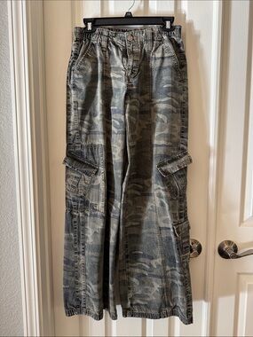 BDG Wide Leg Y2K Cargo Pants in Green Camo
